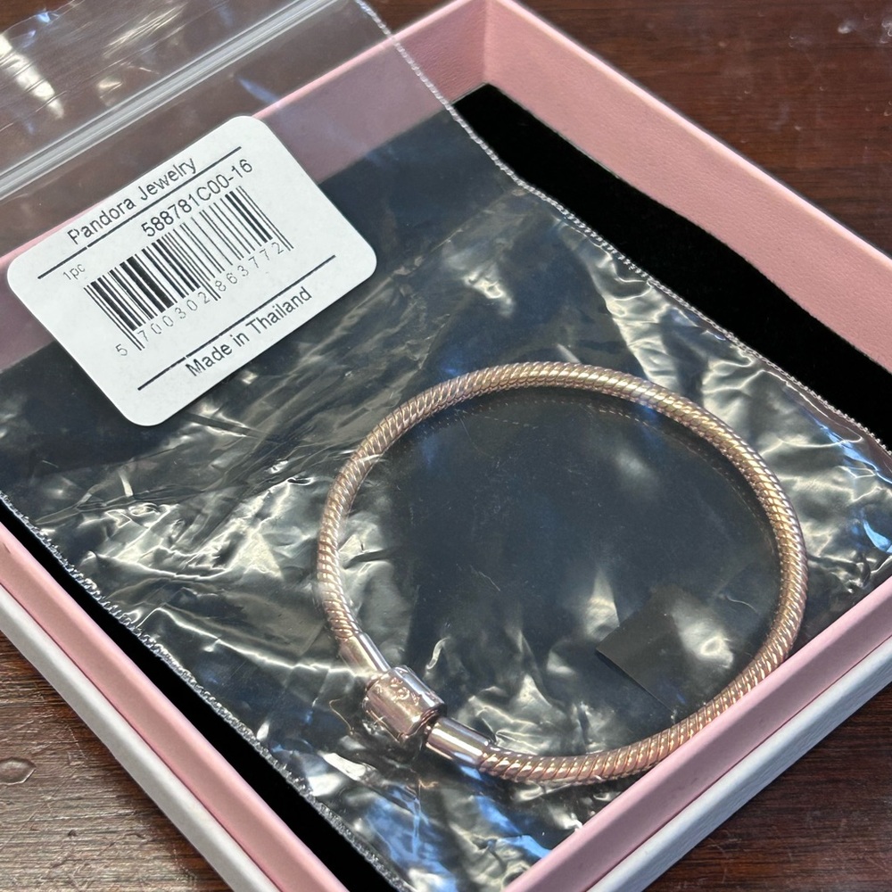 NWT Rose Gold Pandora Bracelet - Size 6.3 - Picture 4 of 7